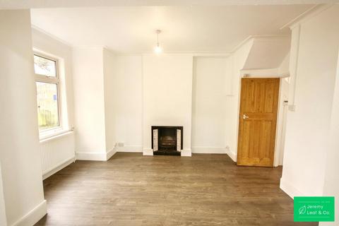 3 bedroom house to rent, Woodside Lane, London