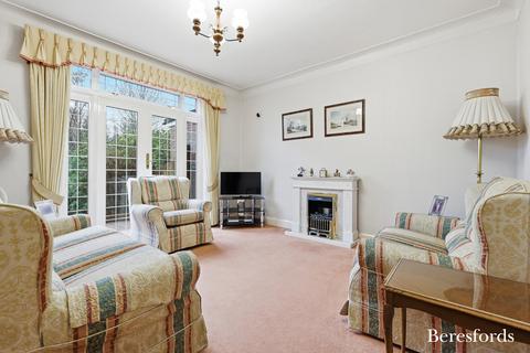 4 bedroom semi-detached house for sale, Priests Lane, Shenfield, CM15