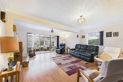 4 bedroom detached bungalow for sale, The Green, Lund, YO25 9TE