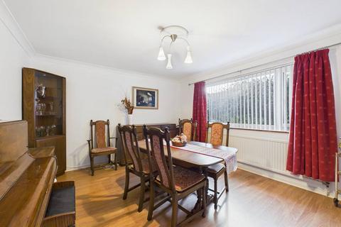 4 bedroom detached bungalow for sale, The Green, Lund, YO25 9TE