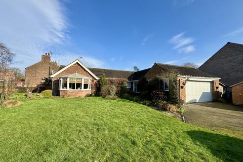 4 bedroom detached bungalow for sale, The Green, Lund, YO25 9TE