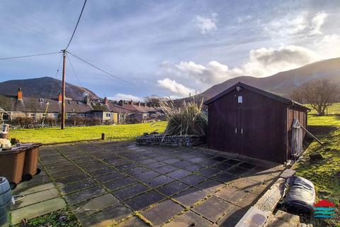 undefined, Tir ger | Land and shed to the south of Eifl Road, Trefor, LL54
