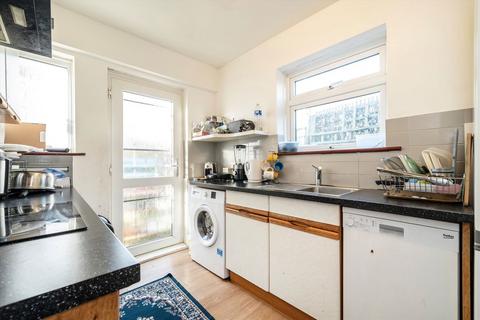 2 bedroom maisonette for sale, Rothbury Gardens, Isleworth TW7