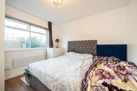 2 bedroom maisonette for sale, Rothbury Gardens, Isleworth TW7