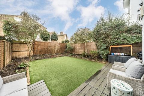 2 bedroom flat for sale, Sisters Avenue, London SW11
