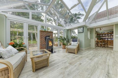 3 bedroom detached house for sale, Hillingdon Park, Overstrand