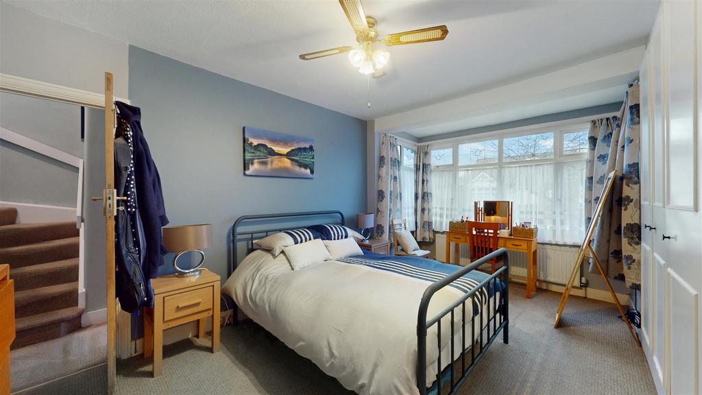 Bedroom 1.jpg