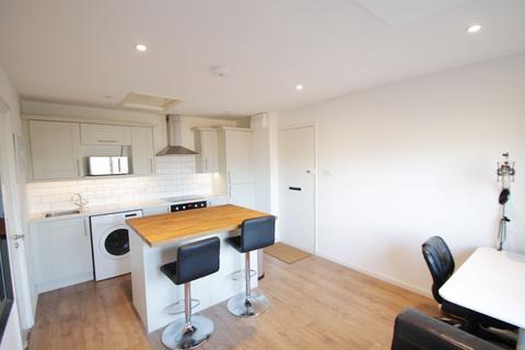 1 bedroom flat to rent, Caroline Close, West Drayton, UB7