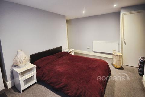 1 bedroom flat to rent, High Street, Burnham, Slough, SL1
