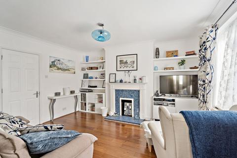 2 bedroom end of terrace house for sale, Melbourne Road, Bushey, WD23