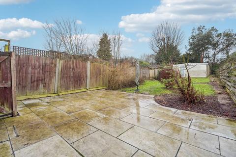 2 bedroom end of terrace house for sale, Melbourne Road, Bushey, WD23
