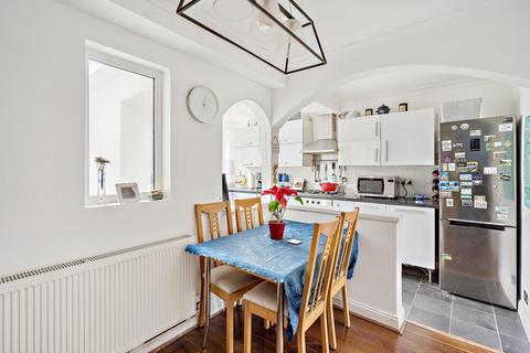 2 bedroom end of terrace house for sale, Melbourne Road, Bushey, WD23