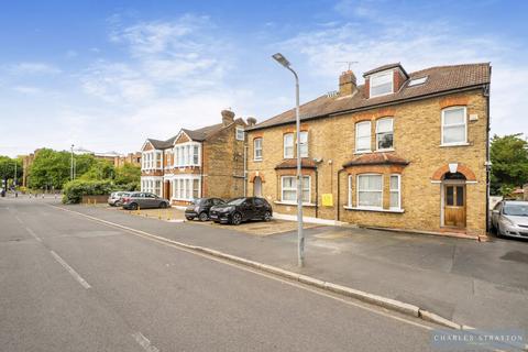 Eastern Road, Romford