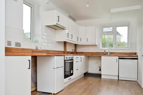 3 bedroom semi-detached house to rent, Clough Top Road, Manchester
