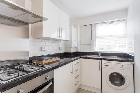 3 bedroom terraced house to rent, Francis Avenue, Ilford, IG1