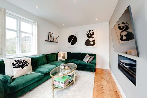 2 bedroom maisonette for sale, Addison Way, London, NW11