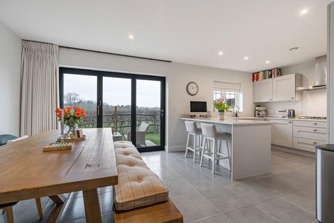 2 bedroom end of terrace house for sale, The Saddlery, Little Bookham