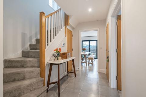 2 bedroom end of terrace house for sale, The Saddlery, Little Bookham