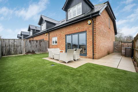 2 bedroom end of terrace house for sale, The Saddlery, Little Bookham
