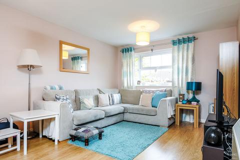 2 bedroom flat to rent, Harvard Close, Woodley, Reading, RG5