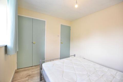 1 bedroom flat to rent, Granville Road, Ilford, IG1