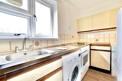 1 bedroom flat to rent, Granville Road, Ilford, IG1