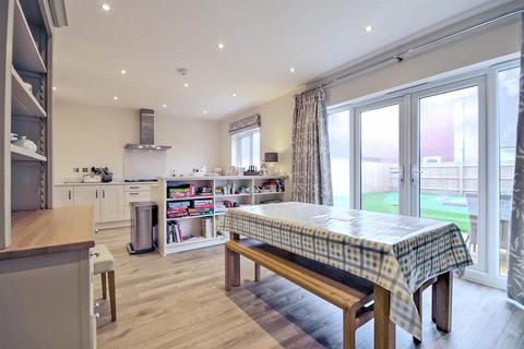 undefined, Leckhampton GL53 0FE