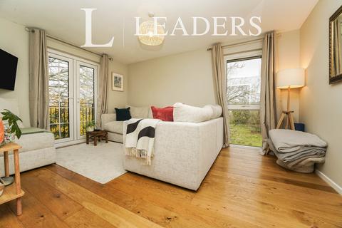 2 bedroom flat to rent, Sandringham Court, GL53