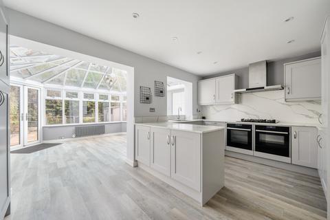 3 bedroom detached house for sale, Orchard Close, Haslemere, West Sussex, GU27