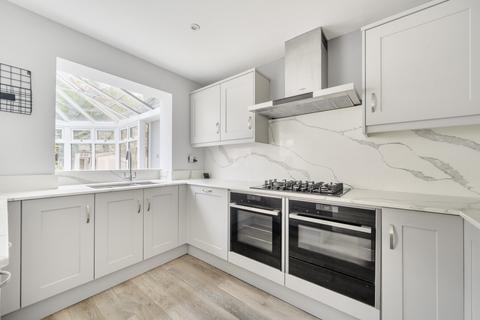 3 bedroom detached house for sale, Orchard Close, Haslemere, West Sussex, GU27