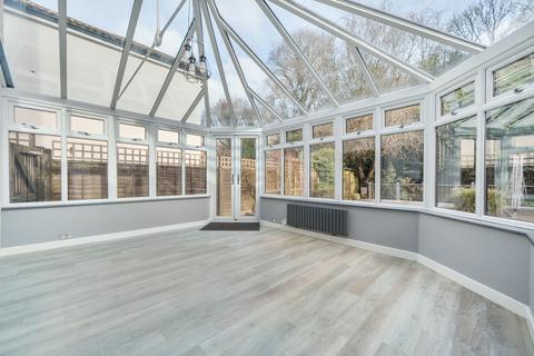 3 bedroom detached house for sale, Orchard Close, Haslemere, West Sussex, GU27
