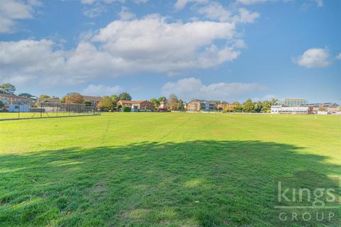 undefined, Wellington Road, Bush Hill Park