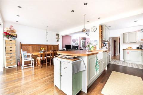 undefined, Chertsey Road, Twickenham