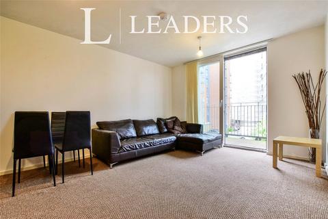 2 bedroom flat to rent, Stillwater Drive, M11