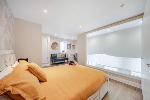 2 bedroom flat for sale, Burston Road, Putney, London, SW15