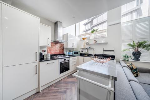 2 bedroom flat for sale, Burston Road, Putney, London, SW15