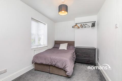 3 bedroom terraced house to rent, Tenth Avenue, Bristol, Gloucestershire, BS7