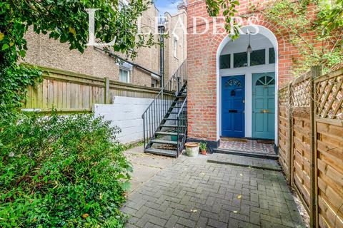 1 bedroom flat to rent, Randolph Road, Epsom, KT17