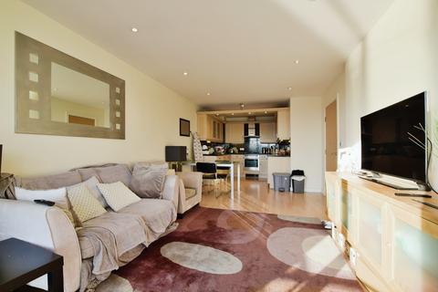 2 bedroom flat to rent, The Quays, Salford, Greater Manchester, M50