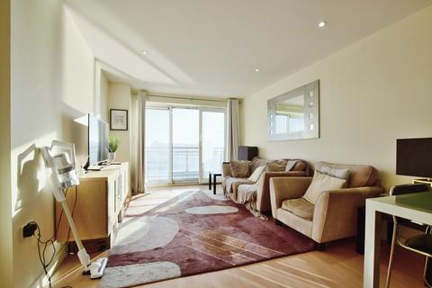 2 bedroom flat to rent, The Quays, Salford, Greater Manchester, M50
