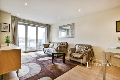 2 bedroom flat to rent, The Quays, Salford, Greater Manchester, M50