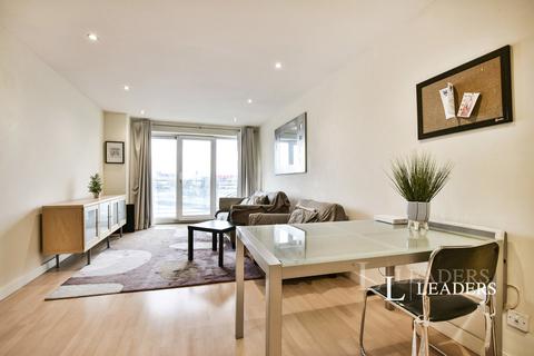 2 bedroom flat to rent, The Quays, Salford, Greater Manchester, M50