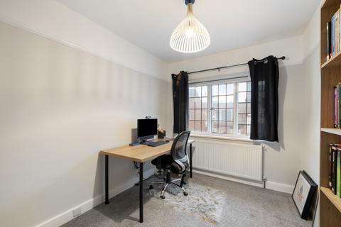 undefined, The Broadway, Sutton SM3