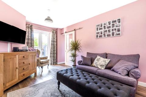 undefined, Raynham Close, Guildford GU4