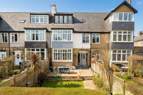 undefined, The Avenue, Harrogate, North Yorkshire, UK, HG1