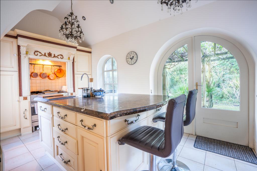 Kitchen 1