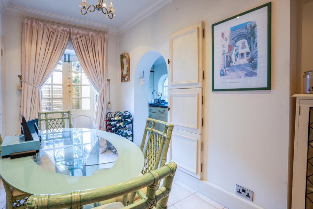 Breakfast Room