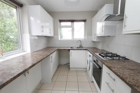 2 bedroom maisonette for sale, Grosvenor Road, Wallington SM6