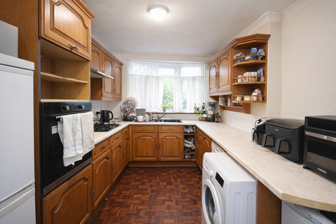 undefined, Romford RM3