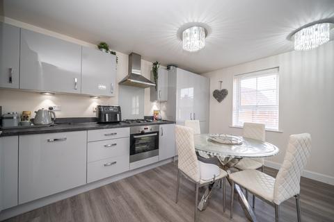 2 bedroom flat for sale, Broughton, Aylesbury HP22